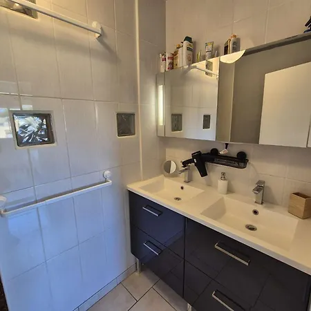 2 Chambres, Climatisé, Wifi, Vue Mer, Piscine *